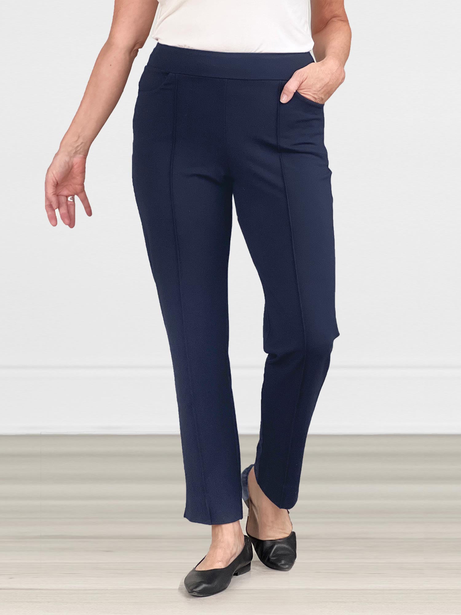 Women's Classic Fit Straight Leg Ankle Pant