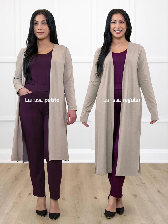 Miik model Yasmine (5'0", xsmall, petite) showing the difference between the Miik's Larissa duster cardigan with pockets petite vs regular fit #color_mushroom-melange 