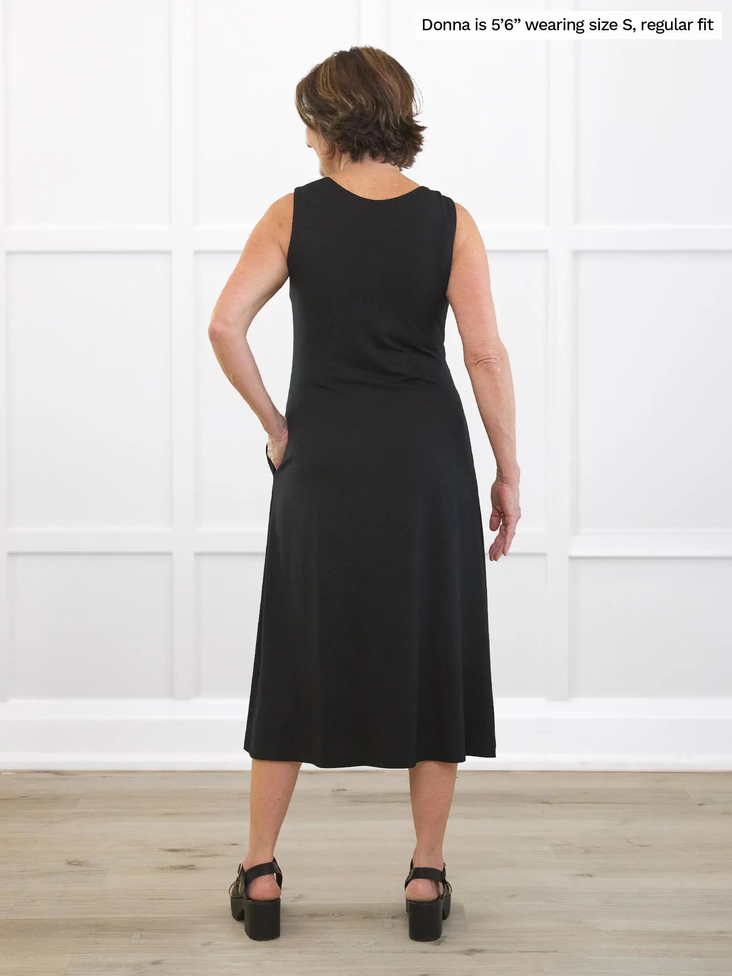 Miik founder Donna (5’6”, small) standing with her back towards the camera showing the back of Miik&