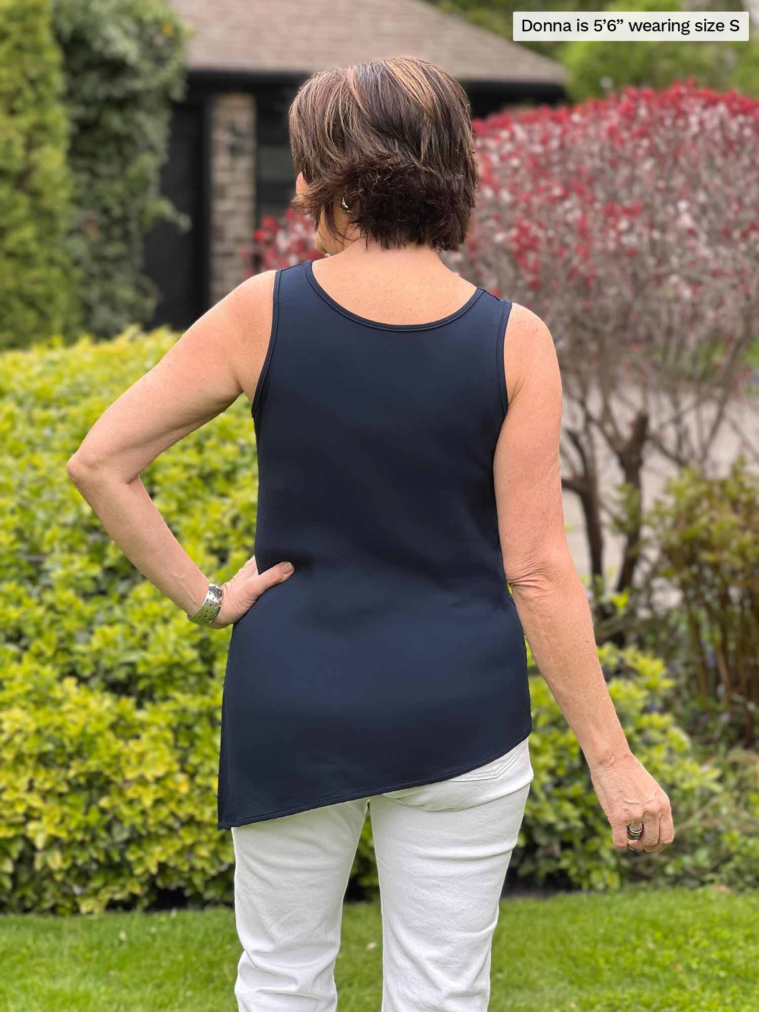 Miik founder Donna (5’6”, small) standing with her back towards the camera showing the back of Miik&