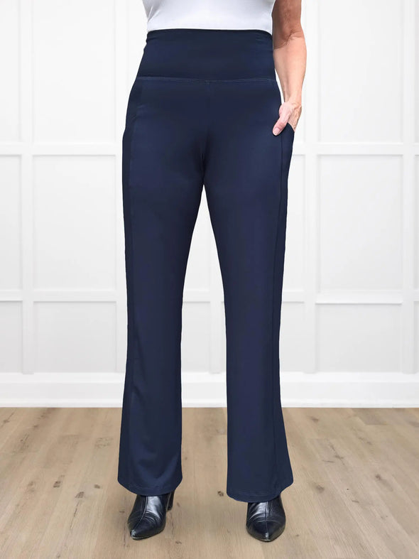 A close up image of Miik's Sierra high waisted pocket pant in navy #color_navy